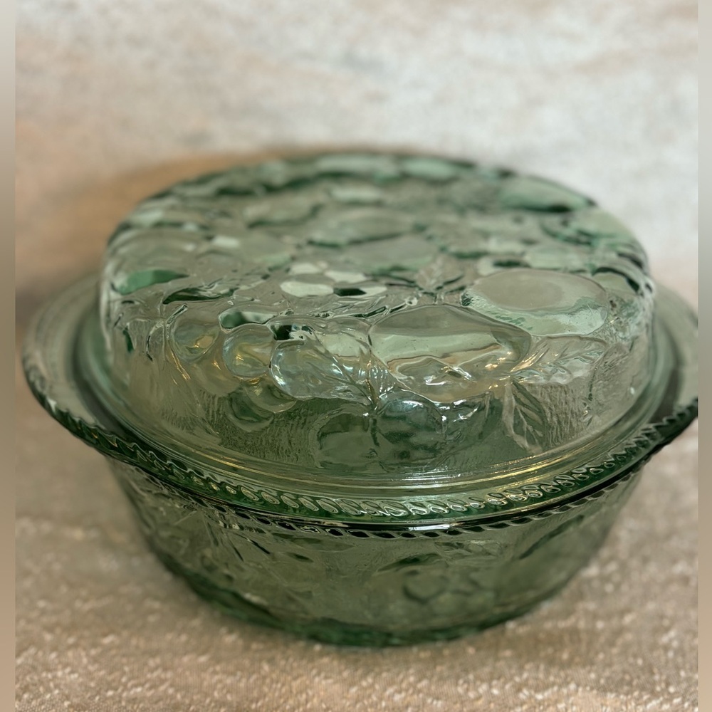 Vintage Libbey " Orchard‎ Fruit" Green Glass Round Covered Casserole Crimped